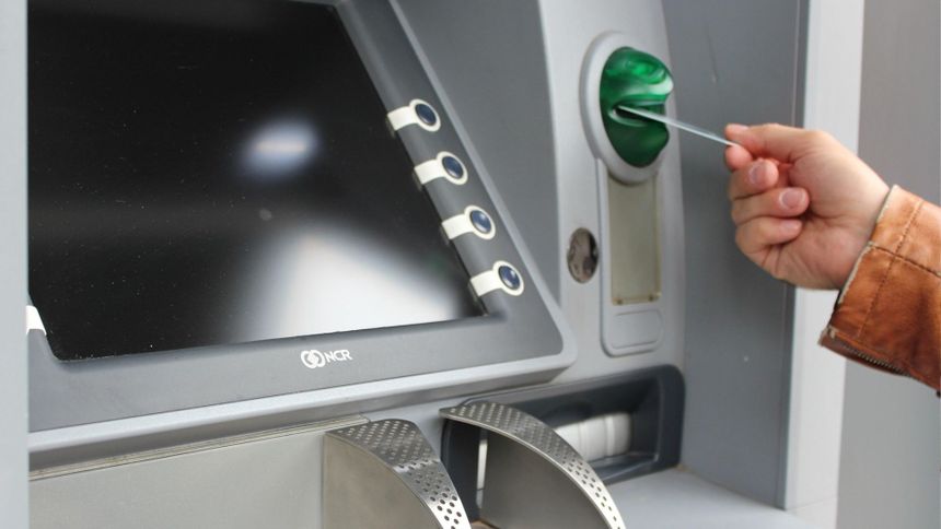 Problemy z bankomatem 