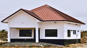 Domy jednorodzinne użytkowane są jako hotele robotnicze