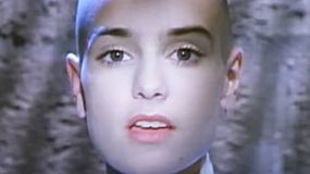 Sinead O'Connor wylansowała przebój "Mandinka"