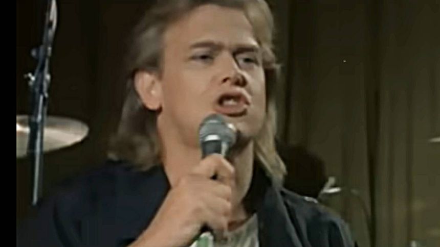 Ten hit lat 80. stał się nieformalnym hymnem Australii