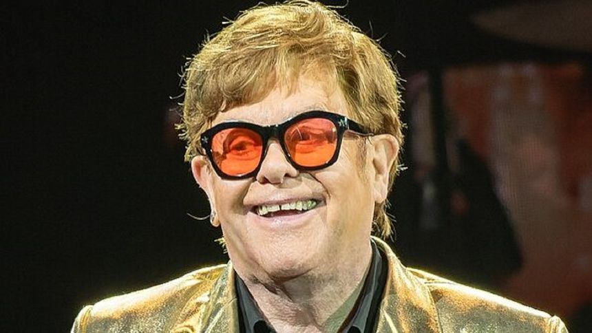 Elton John znowu zaskakuje