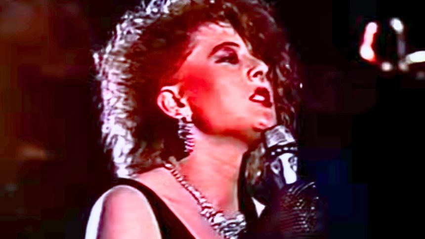 Beata Bartelik zaśpiewała ten hit lat 80. w Opolu