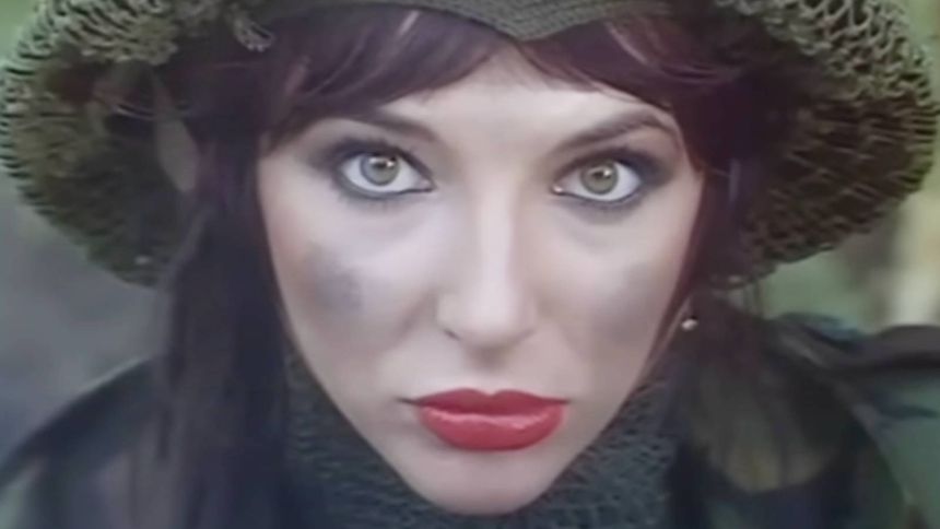 Historia piosenki "Army Dreamers" 