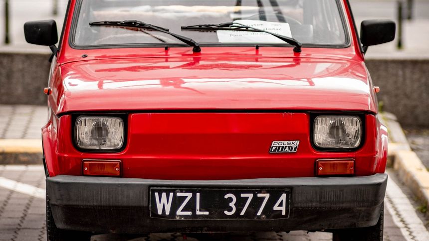 Fiat 126 w nowym wydaniu może stanowić sentymentalną podróż do przeszłości.