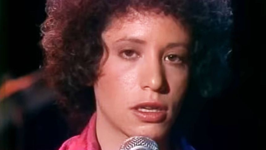 Janis Ian nagrała hit lat 70. Okrzyknięto go hymnem