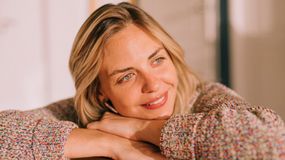 To jedno z najrzadszych imion w Polsce. Oznacza "walcząca dla rodu"