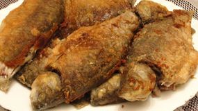 Te korzyści przynosi jedzenie karasi