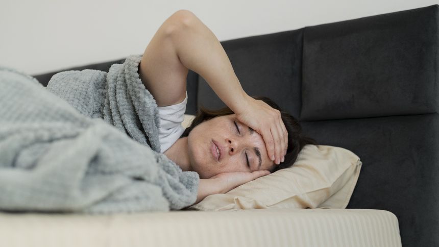 Powody, dlaczego budzisz się w środku nocy