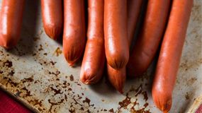 Jak zrobić kiełbasę w słoikach?