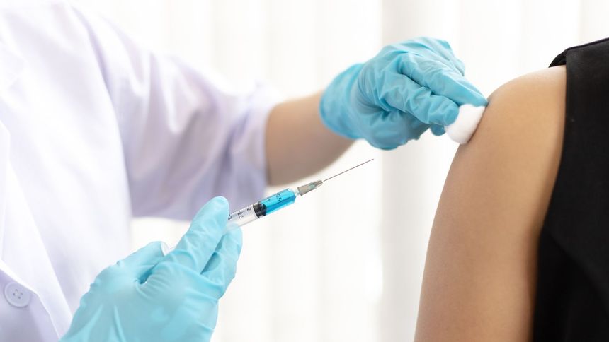 Na szczepienie ochronne swojego dziecka nadal decyduje się zdecydowana większość rodziców w Polsce.