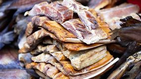 Jak smakuje suszone mięso rekina?