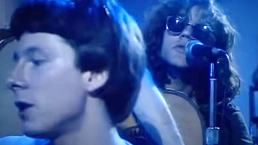 Historia piosenki  "(Don't Go Back To) Rockville"