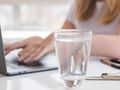 Czy picie wody na czczo jest zdrowe?