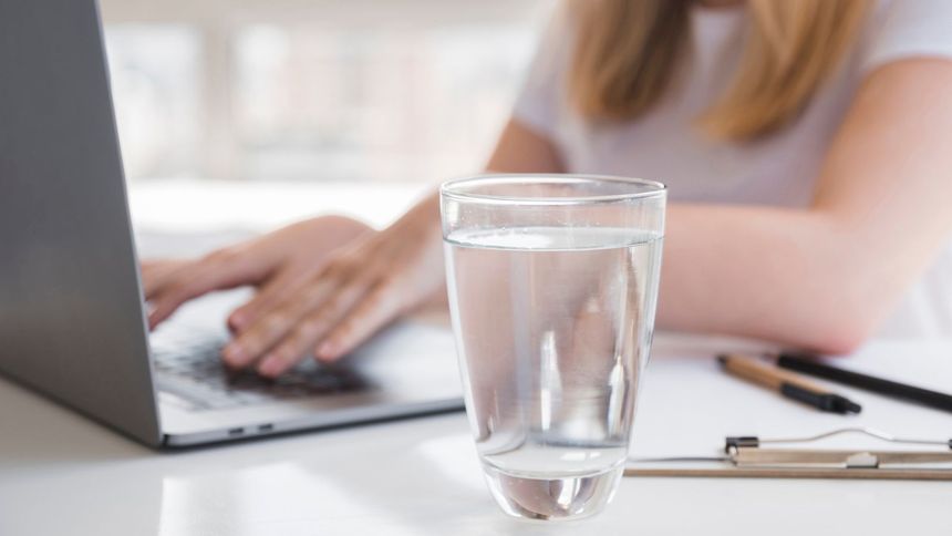 Czy picie wody na czczo jest zdrowe?