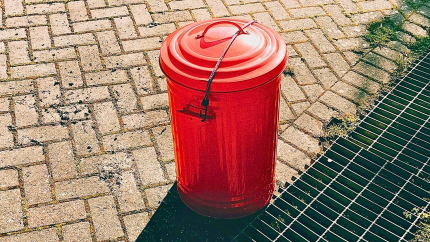 Jakie odpady do czerwonych pojemników?