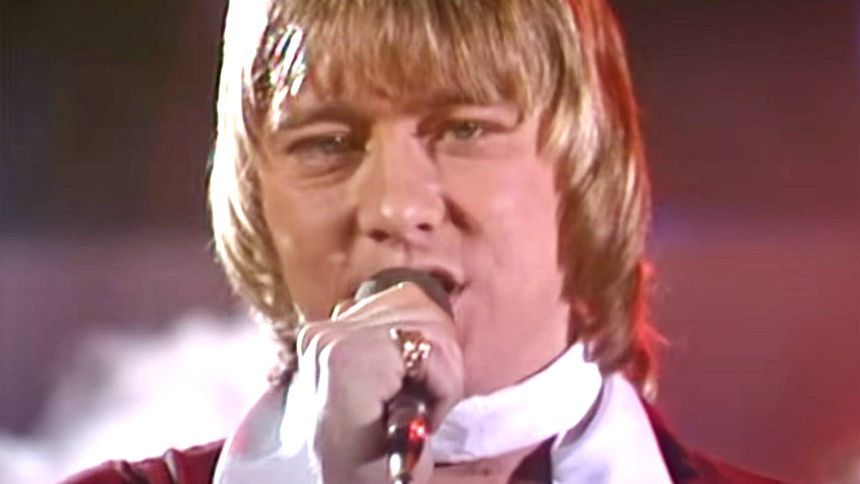 Historia piosenki "Love Is Like Oxygen