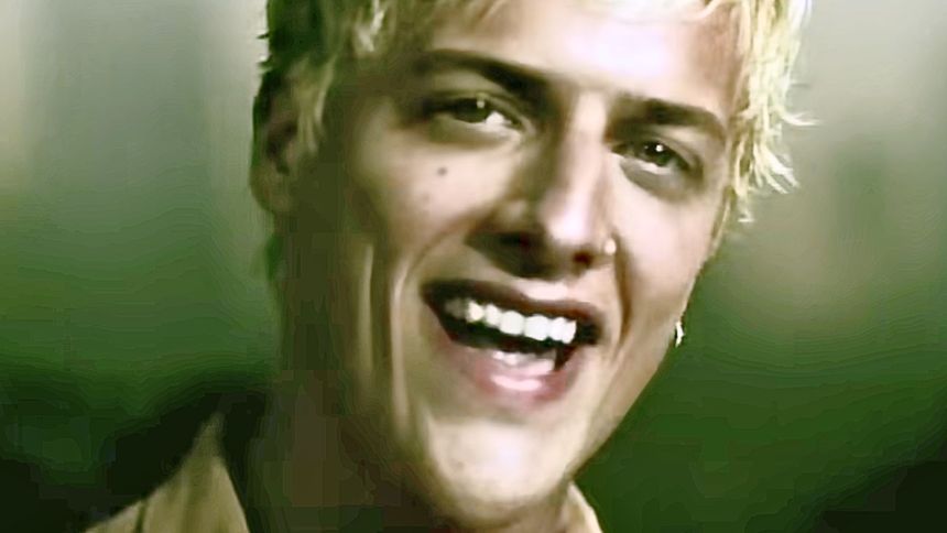 Hit lat 90. inspirowany był byłą dziewczyną