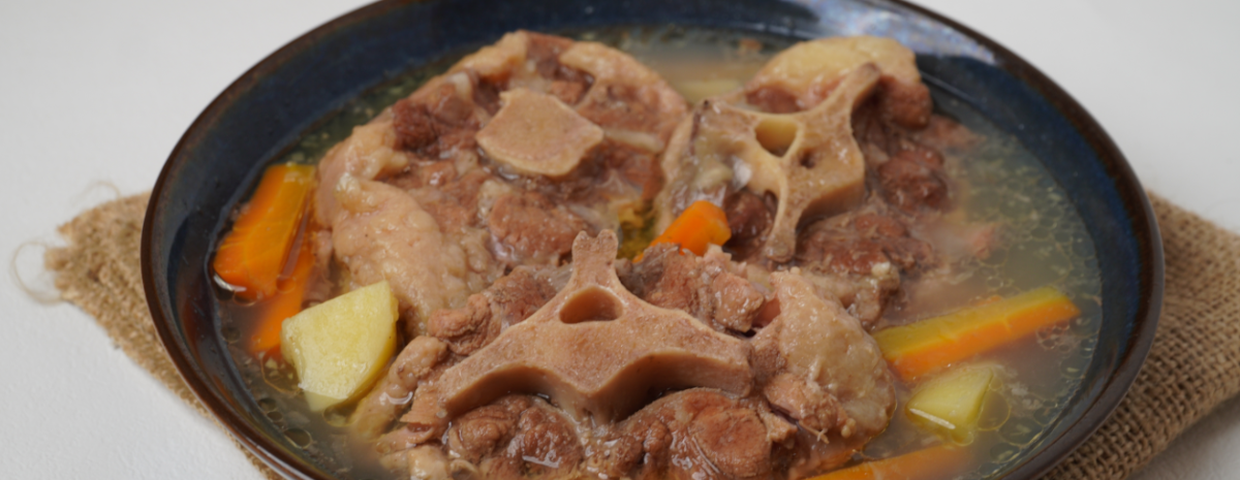 Zupa ogonowa, ogonówka, hit kuchni PRL