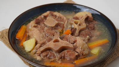 Zupa ogonowa, ogonówka, hit kuchni PRL