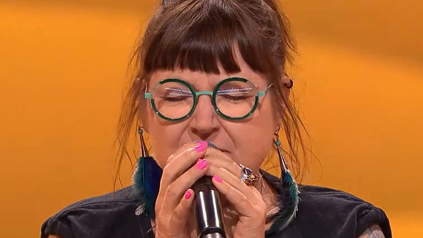 Tym coverem uczestniczka show zaskoczyła widzów