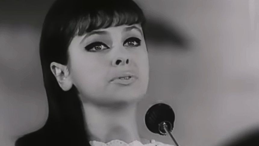 Kasia Sobczyk podczas występu w Opolu w 1967 roku