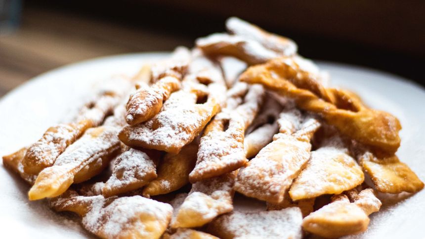 Tłusty Czwartek. Przepis na faworki z 1917 roku