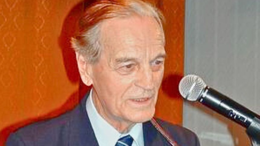 Zbigniew Kurtycz urodził się 16 maja