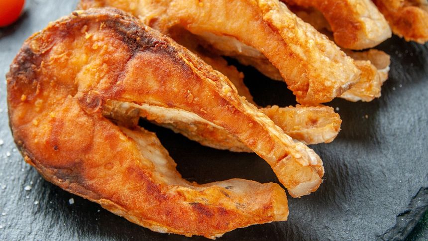 Karp smakujący mułem odpycha wiele osób przed zjedzeniem ryby.