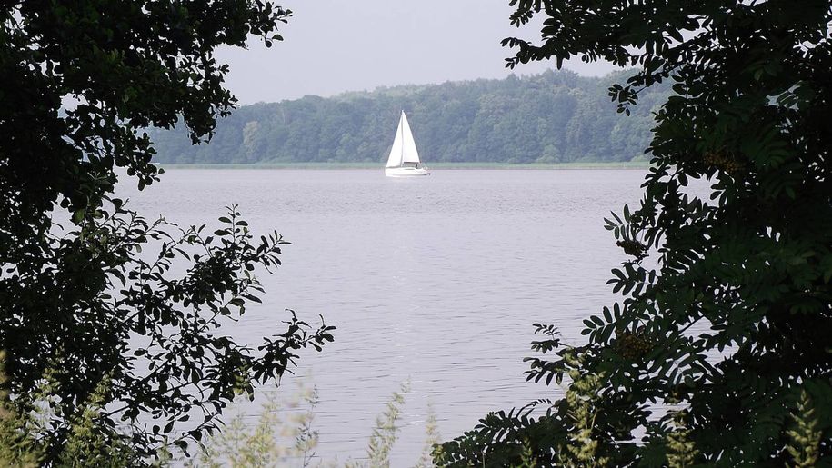 To najdłuższe jezioro w Polsce. Nieoczywista perełka Warmii i Mazur