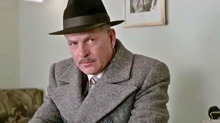 Choć zasłynął rolą w serii "Vabank", jego życiorys jest dużo bardziej bogaty.