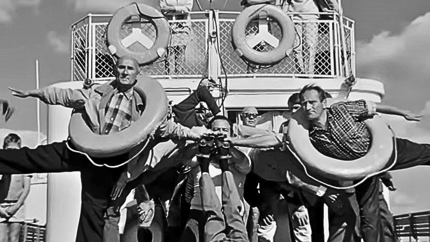 "Rejs" to kultowa komedia PRL, które rywalizuje popularności z m.in. "Misiem".