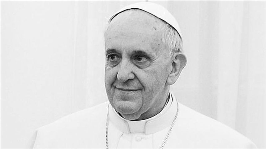 Papież Franciszek nie żyje