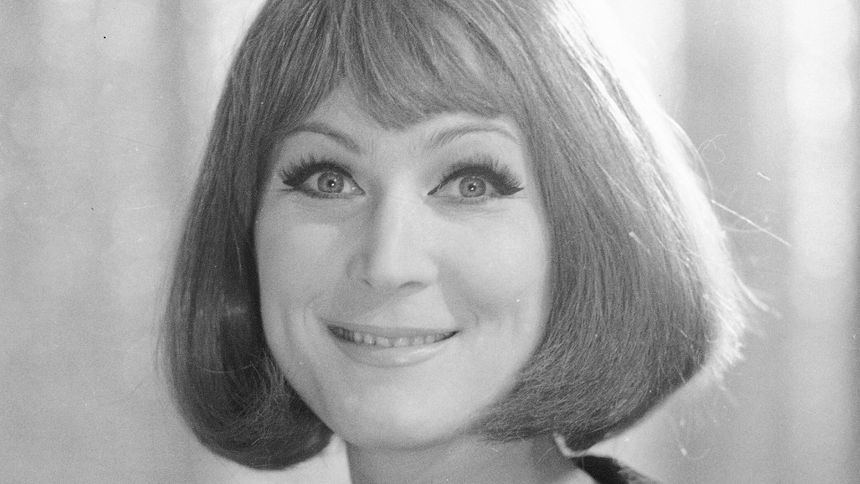 Historia piosenki "Nalej mi wina"