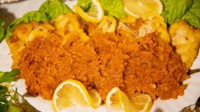 Ryba po grecku to polska tradycja