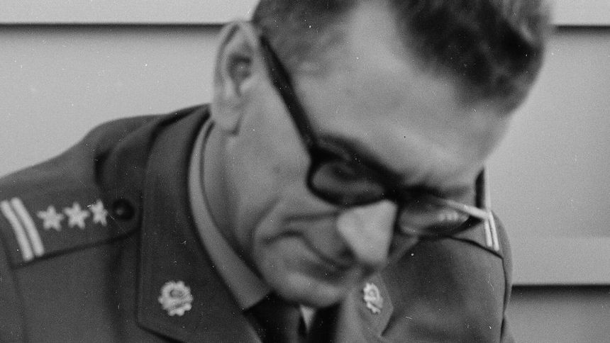 Janusz Przymanowski był bardzo zaangażownany politycznie