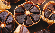 Czarny czosnek, a zdrowie serce i wątroba