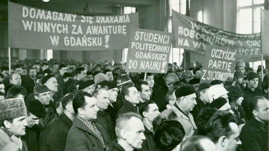 Do tłumienia protestów studenckich wykorzystano tzw. aktyw robotniczy.