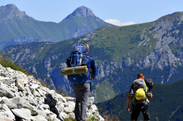 Tatry, turysta na szlaku - materiał poglądowy