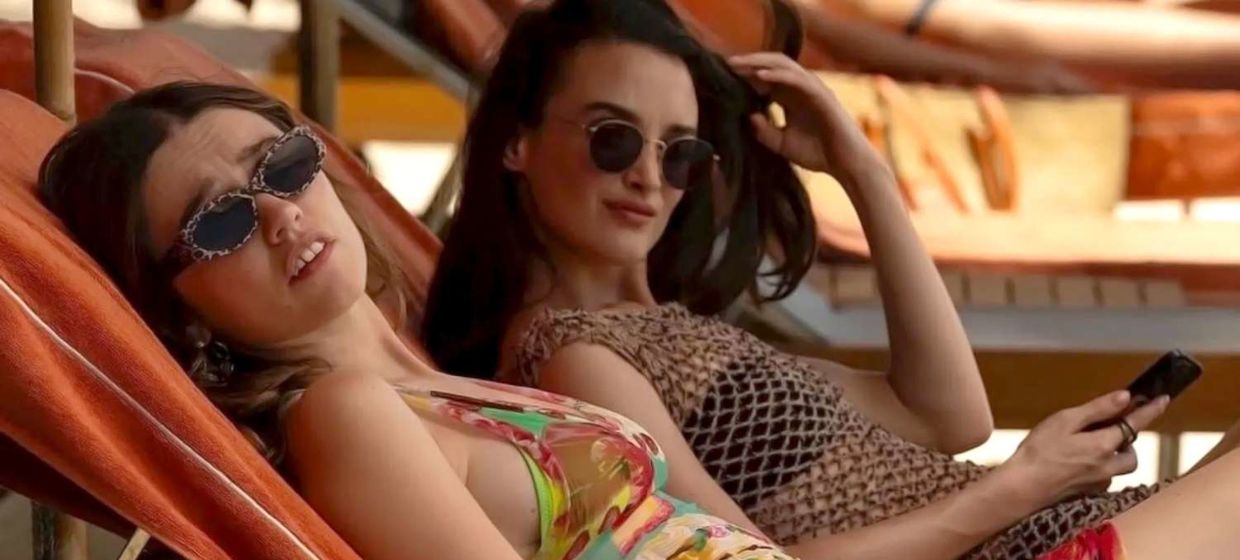 Aimee Lou Wood - Biały lotos - kadr z serialu HBO