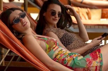 Aimee Lou Wood - Biały lotos - kadr z serialu HBO