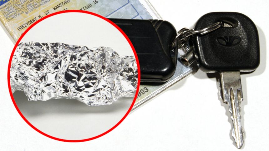 Kluczyki do samochodu, folia aluminiowa - materiał poglądowy