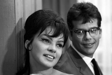 Zbrodniarz i panna - Ewa Krzyżewska, Zbigniew Cybulski - kadr z filmu