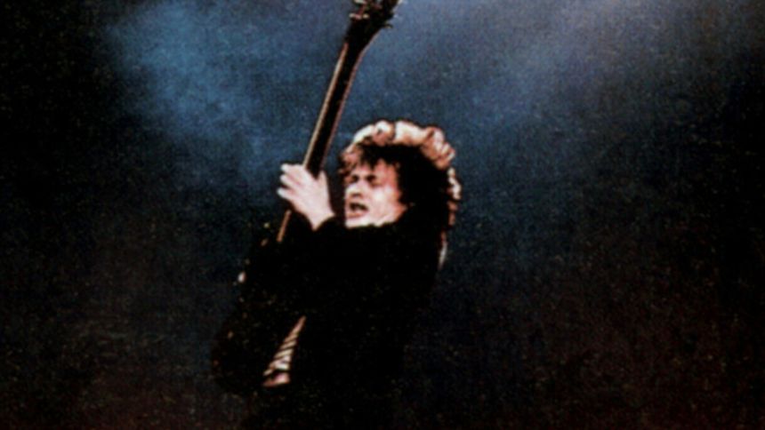 Angus Young, AC/DC