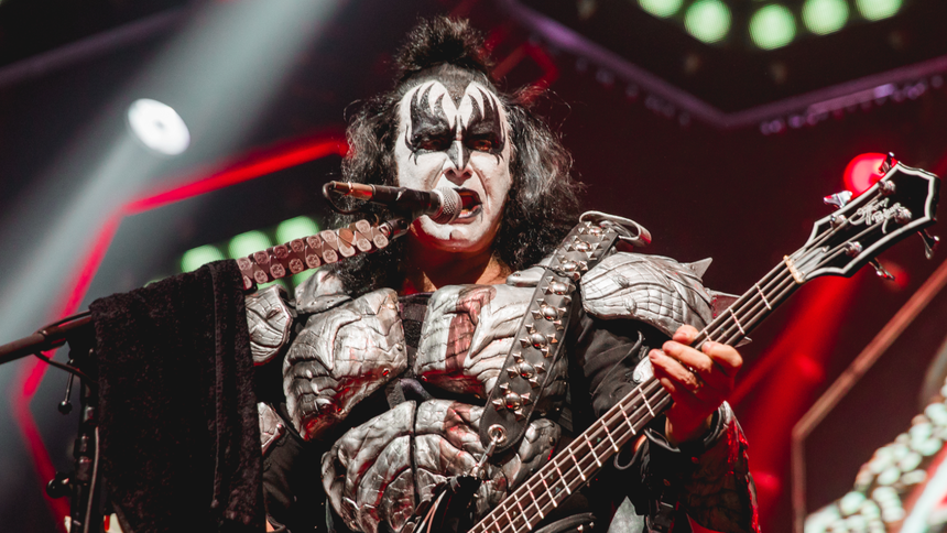 Gene Simmons podczas koncertu