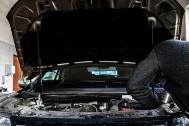 Mechanik samochodowy - materiał poglądowy