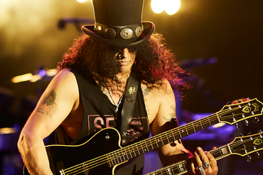 Slash podczas koncertu