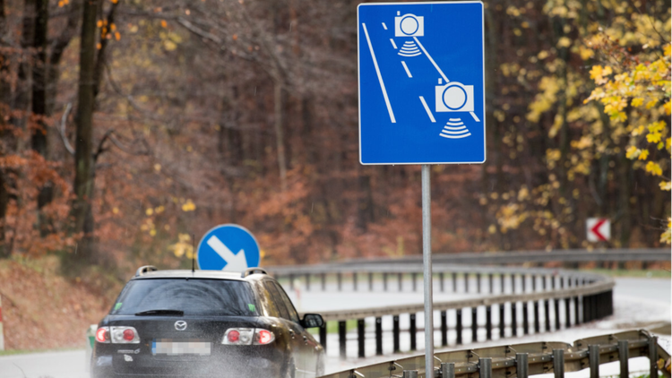 Fotoradar odcinkowy pomiar predkosci - materiał poglądowy