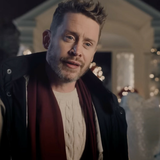Macaulay Culkin - Home But Not Alone - kadr z reklamy 