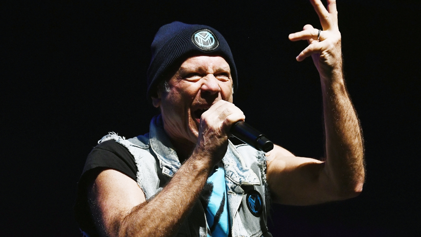 Bruce Dickinson podczas koncertu