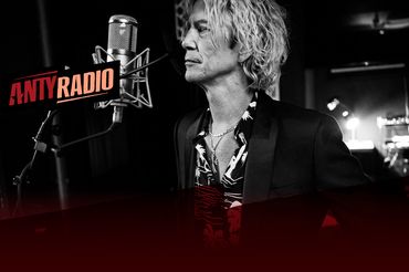Duff McKagan z Guns N' Roses w Antyradiu